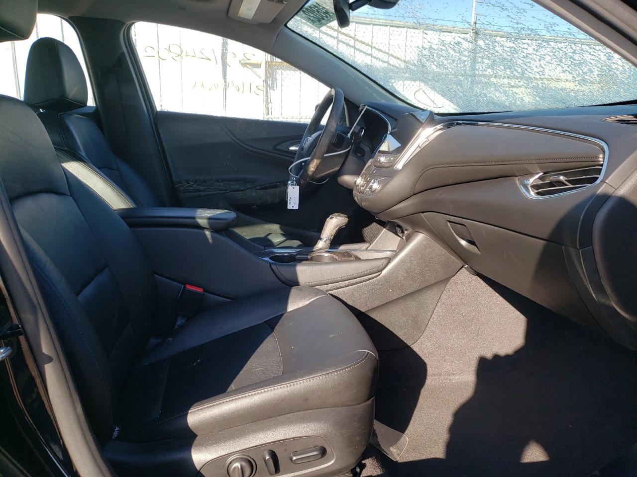 Photo 5 from auction – 2017 CHEVROLET MALIBU LT with VIN 1G1ZE5ST8HF164997
