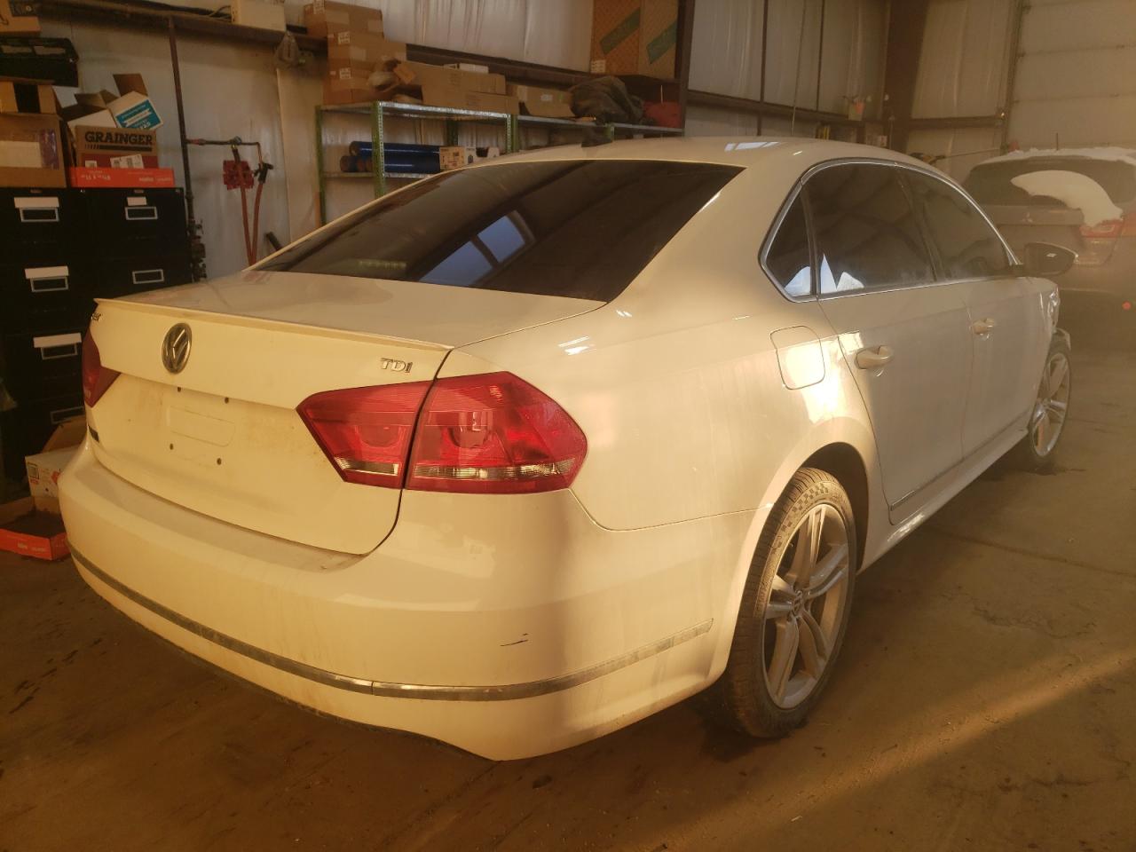 Photo 4 from auction – 2012 VOLKSWAGEN PASSAT SEL with VIN 1VWCN7A30CC102141