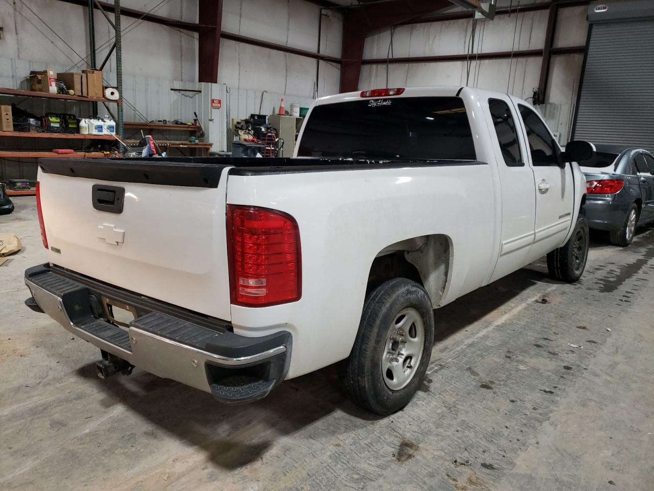 Photo 4 from auction – 2011 CHEVROLET SILVERADO with VIN 1GCRKSE3XBZ219059