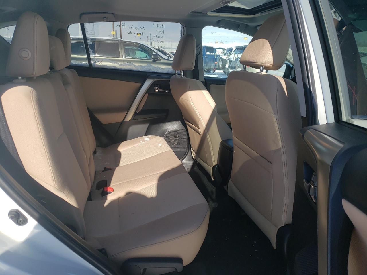 Photo 6 from auction – 2015 TOYOTA RAV4 XLE with VIN 2T3RFREV0FW238790