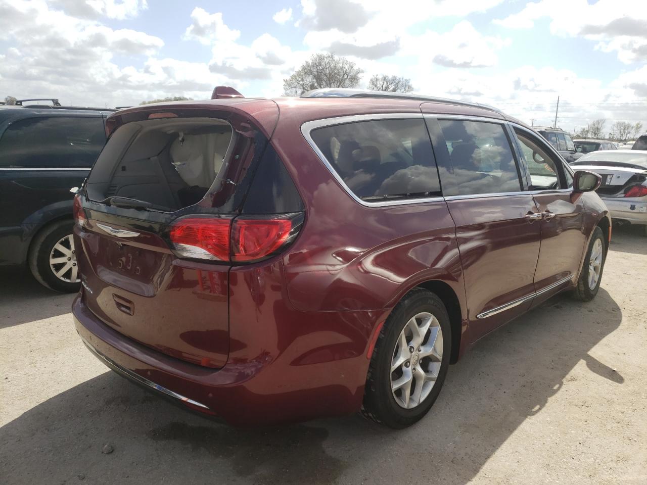 Photo 4 from auction – 2018 CHRYSLER PACIFICA T with VIN 2C4RC1BG4JR310433
