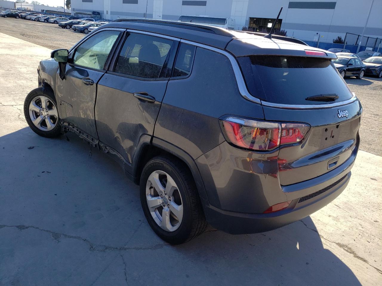 Photo 3 from auction – 2018 JEEP COMPASS LA with VIN 3C4NJCBB7JT227743