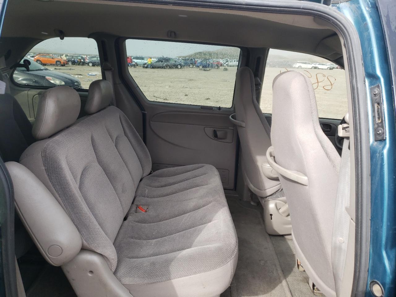 Photo 6 from auction – 2002 DODGE CARAVAN SE with VIN 1B4GP25352B667482