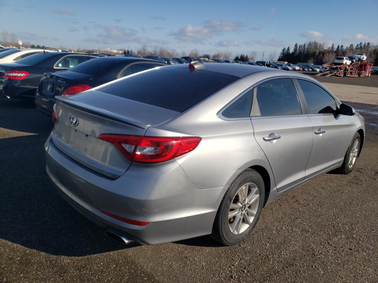 Photo 4 from auction – 2017 HYUNDAI SONATA SE with VIN 5NPE24AF4HH464059