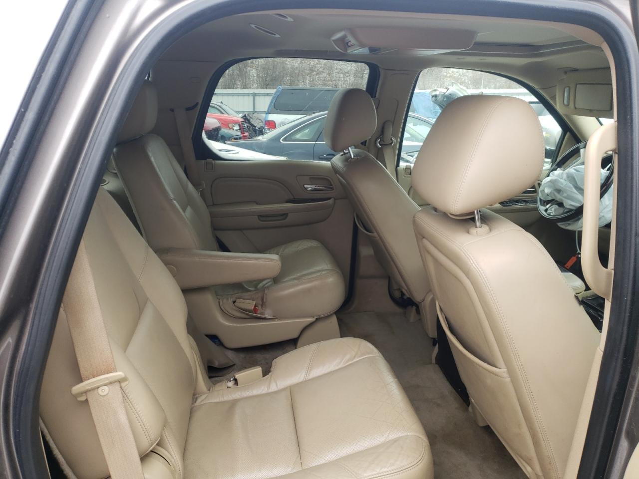 Photo 6 from auction – 2012 CADILLAC ESCALADE L with VIN 1GYS4BEF0CR121370