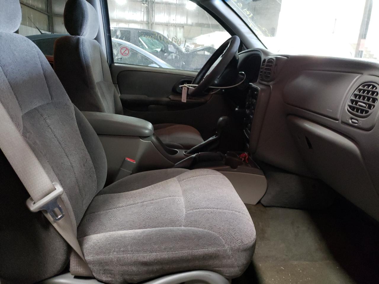 Photo 5 from auction – 2004 CHEVROLET TRAILBLAZE with VIN 1GNDT13S942378752