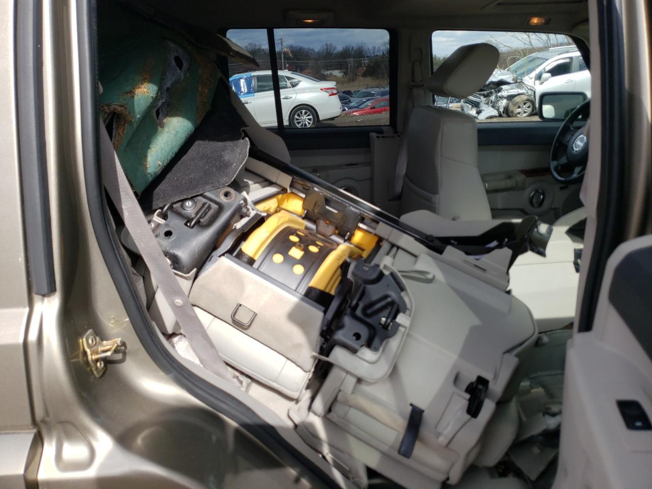 صورة رقم 6 من المزاد - 2006 JEEP COMMANDER مع VIN 1J8HG58206C319934
