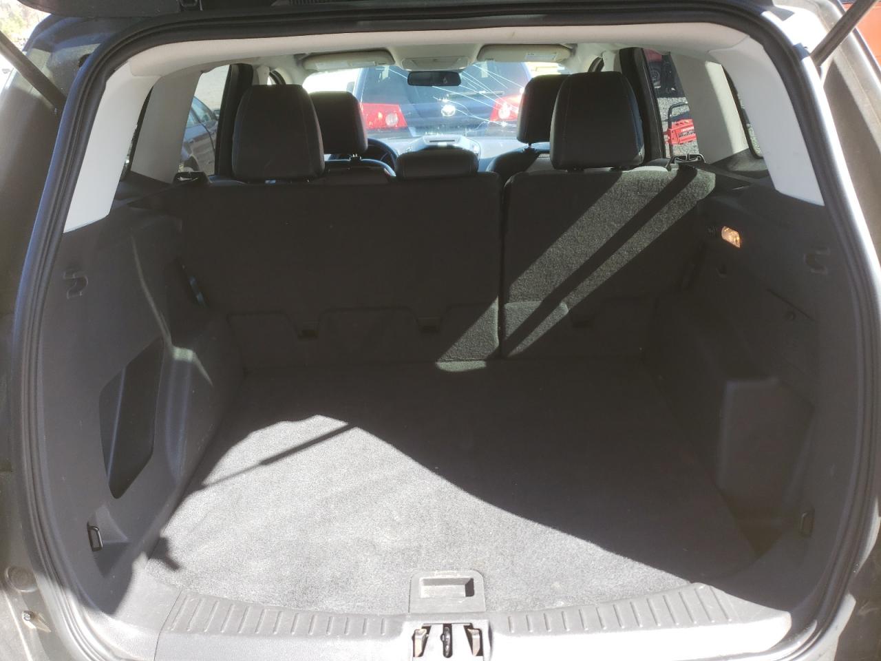 Photo 9 from auction – 2017 FORD ESCAPE SE with VIN 1FMCU0GD0HUA60676