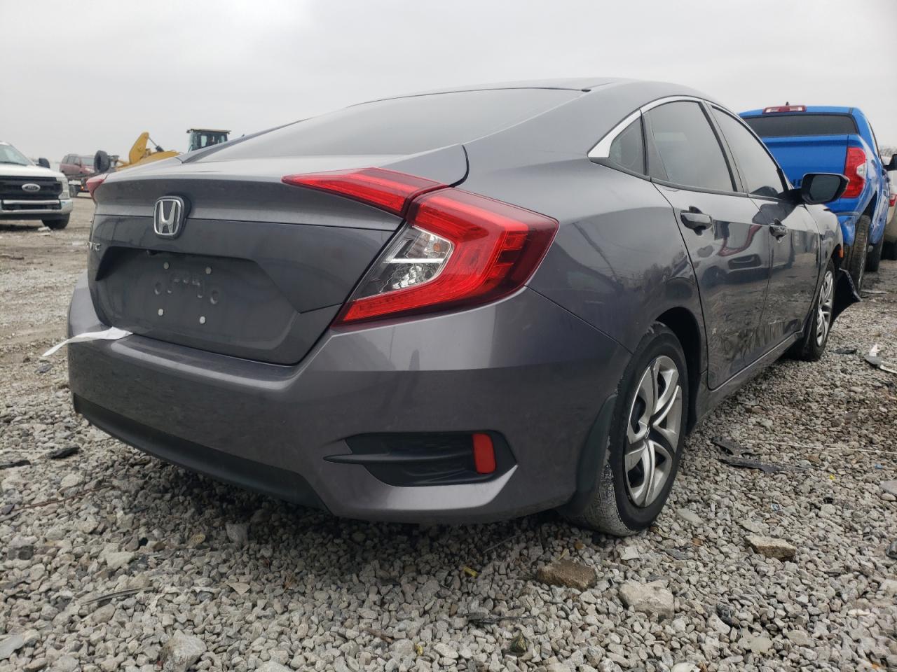 Photo 4 from auction – 2017 HONDA CIVIC LX with VIN 19XFC2F53HE049924