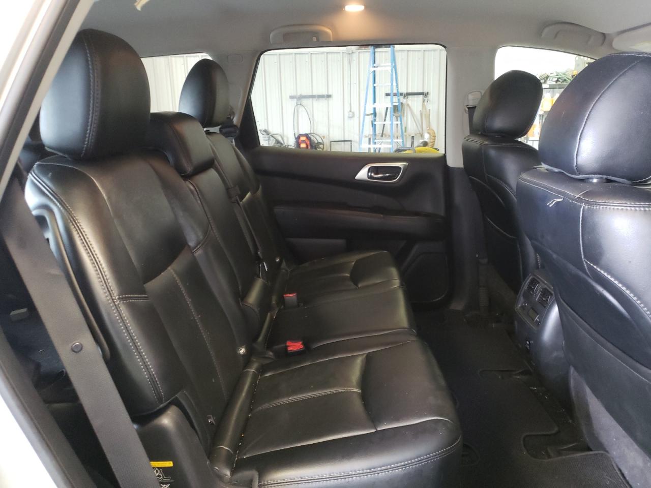Photo 6 from auction – 2015 NISSAN PATHFINDER with VIN 5N1AR2MN5FC701339