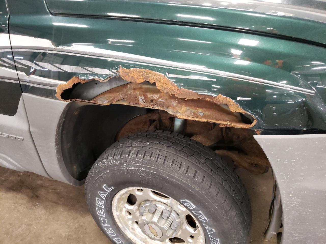 Photo 9 from auction – 2002 CHEVROLET AVALANCHE with VIN 3GNGK23G62G106066