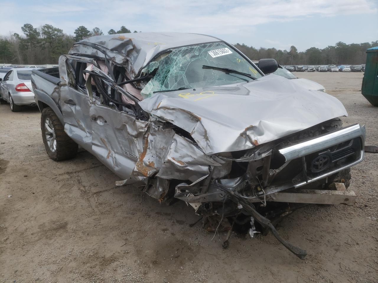 TOYOTA TACOMA DOU 2015 with VIN 5TFLU4EN3FX145997 - Photo from auction