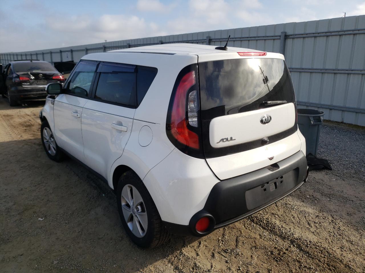Photo 3 from auction – 2015 KIA SOUL with VIN KNDJN2A24F7179645