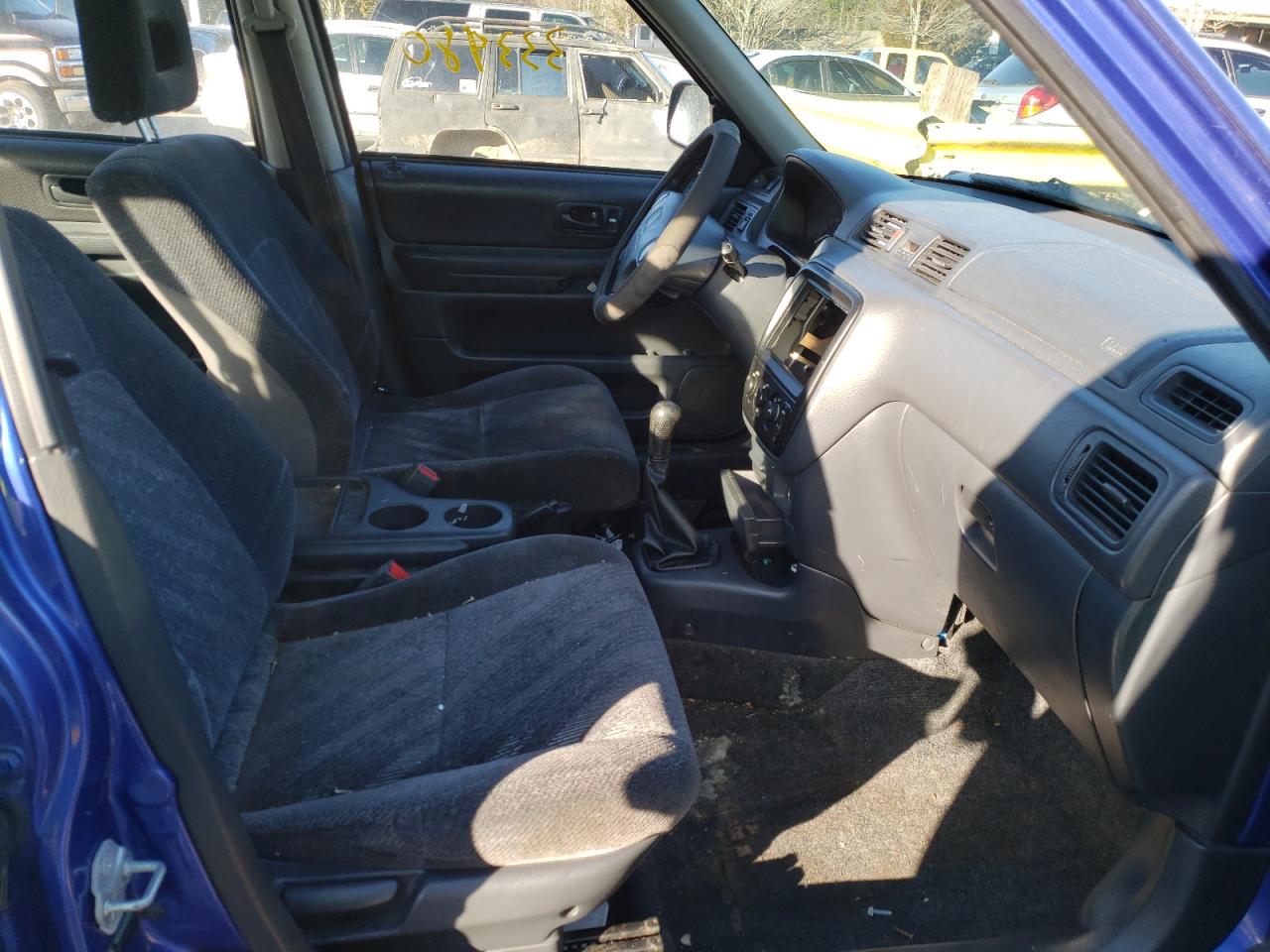 Photo 5 from auction – 2001 HONDA CR-V LX with VIN JHLRD17451C003974