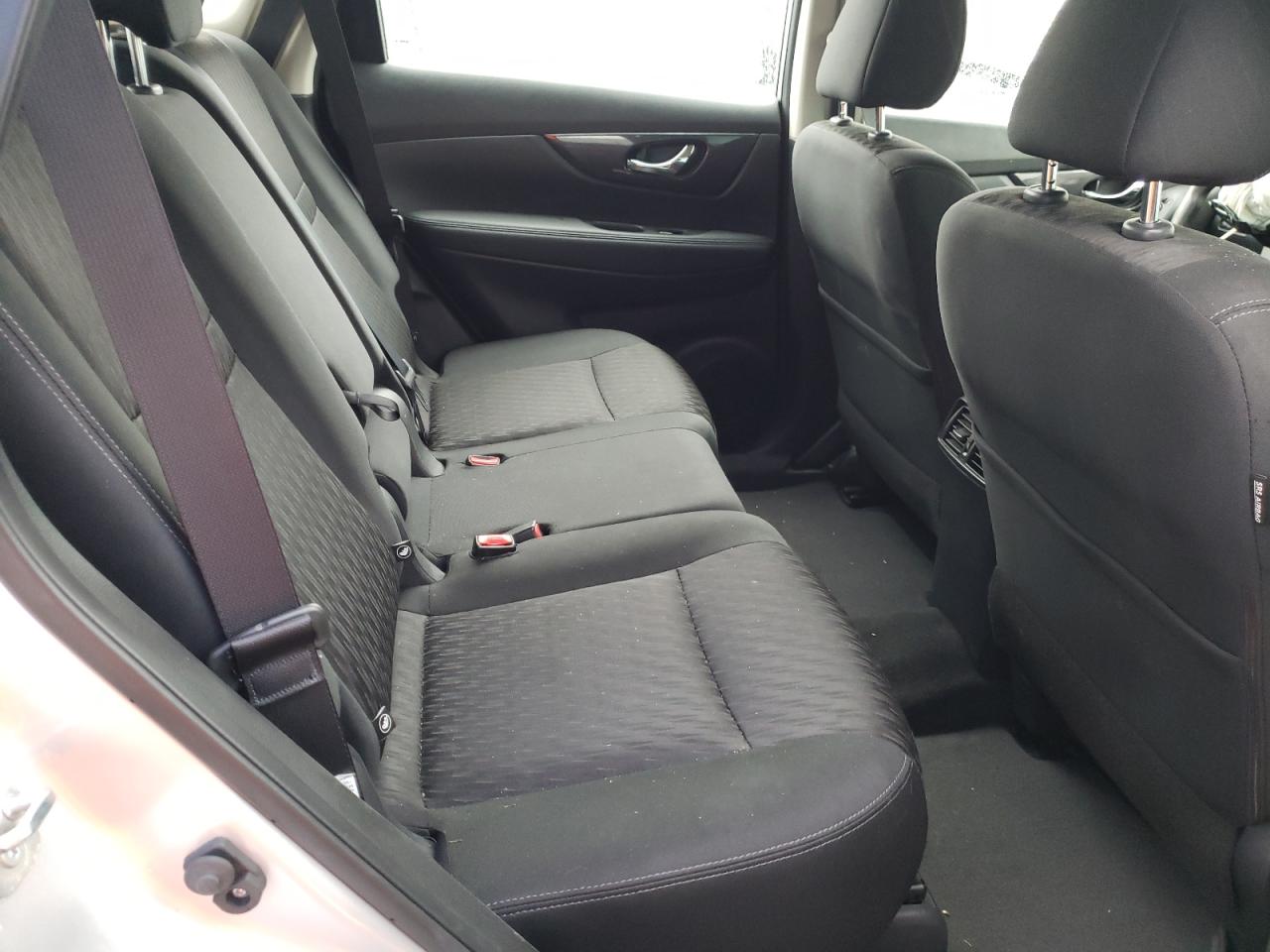 Photo 6 from auction – 2017 NISSAN ROGUE S with VIN KNMAT2MT2HP596016