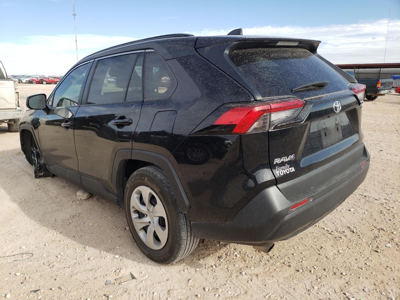 Photo 3 from auction – 2019 TOYOTA RAV4 LE with VIN 2T3H1RFV2KW027559