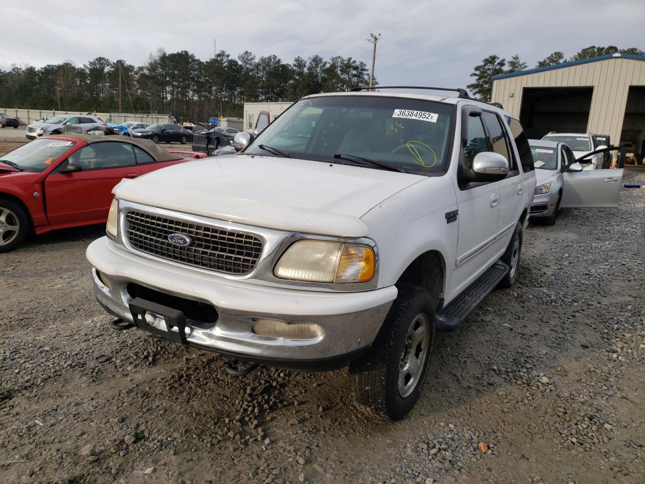 Photo 2 from auction – 1998 FORD EXPEDITION with VIN 1FMRU18WXWLB53739