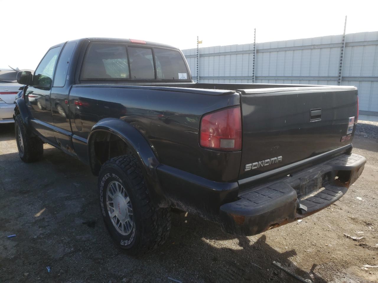 Photo 3 from auction – 2000 GMC SONOMA with VIN 1GTCT19W7Y8181855