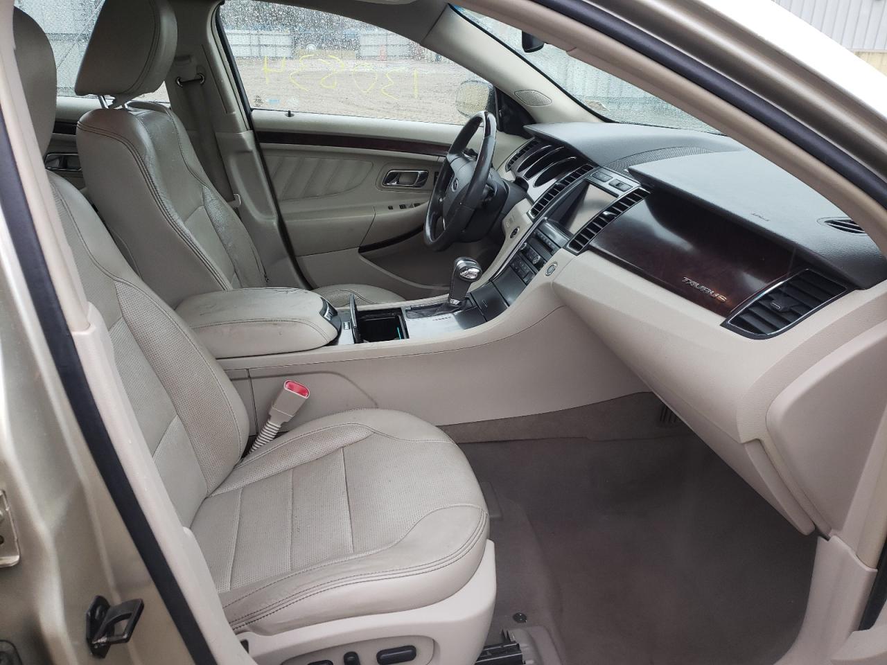Photo 5 from auction – 2010 FORD TAURUS LIM with VIN 1FAHP2FW9AG138849