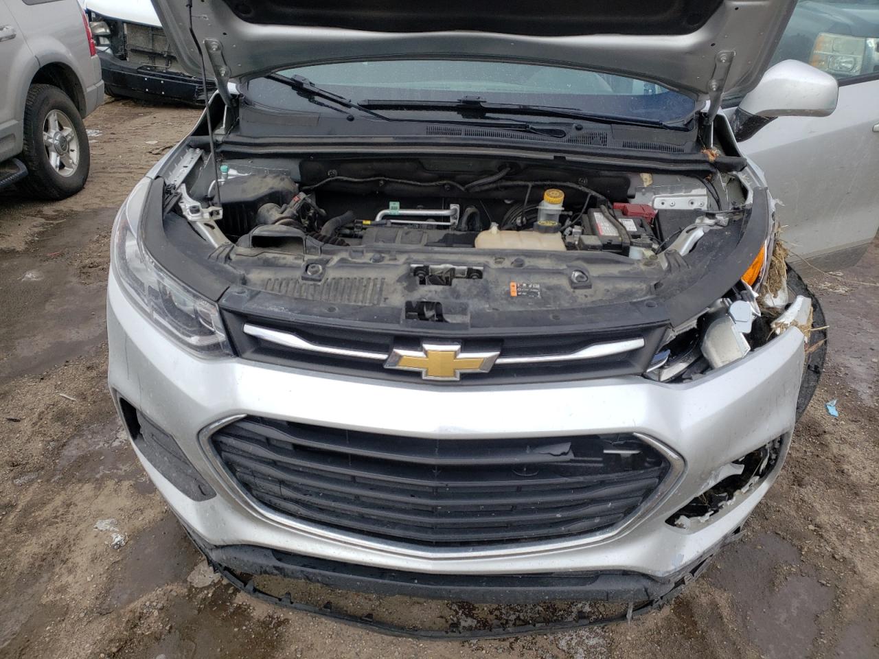 Photo 7 from auction – 2017 CHEVROLET TRAX LS with VIN 3GNCJKSB1HL204641