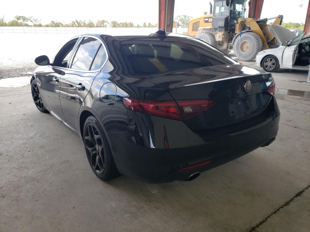 Photo 3 from auction – 2019 ALFA ROMEO GIULIA with VIN ZARFAMAN4K7621766