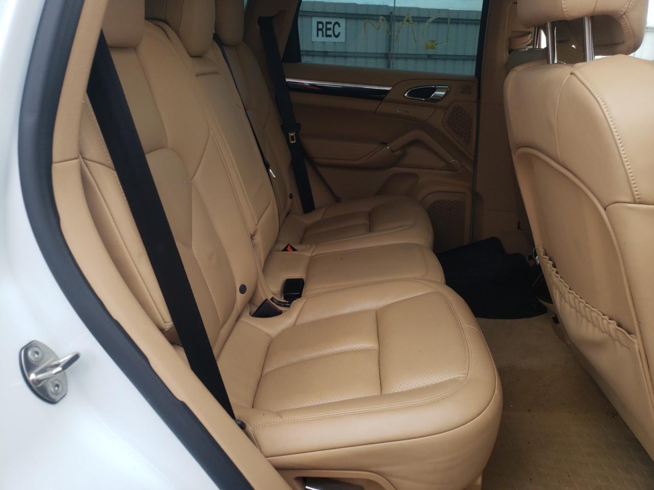 Photo 6 from auction – 2016 PORSCHE CAYENNE with VIN WP1AA2A21GLA10606