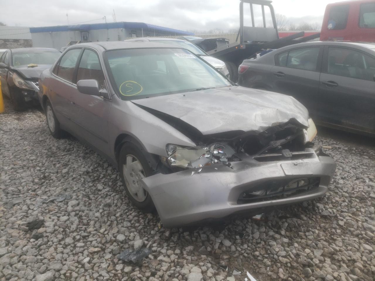 HONDA ACCORD LX 2000 with VIN 1HGCG1649YA045597 - Photo from auction