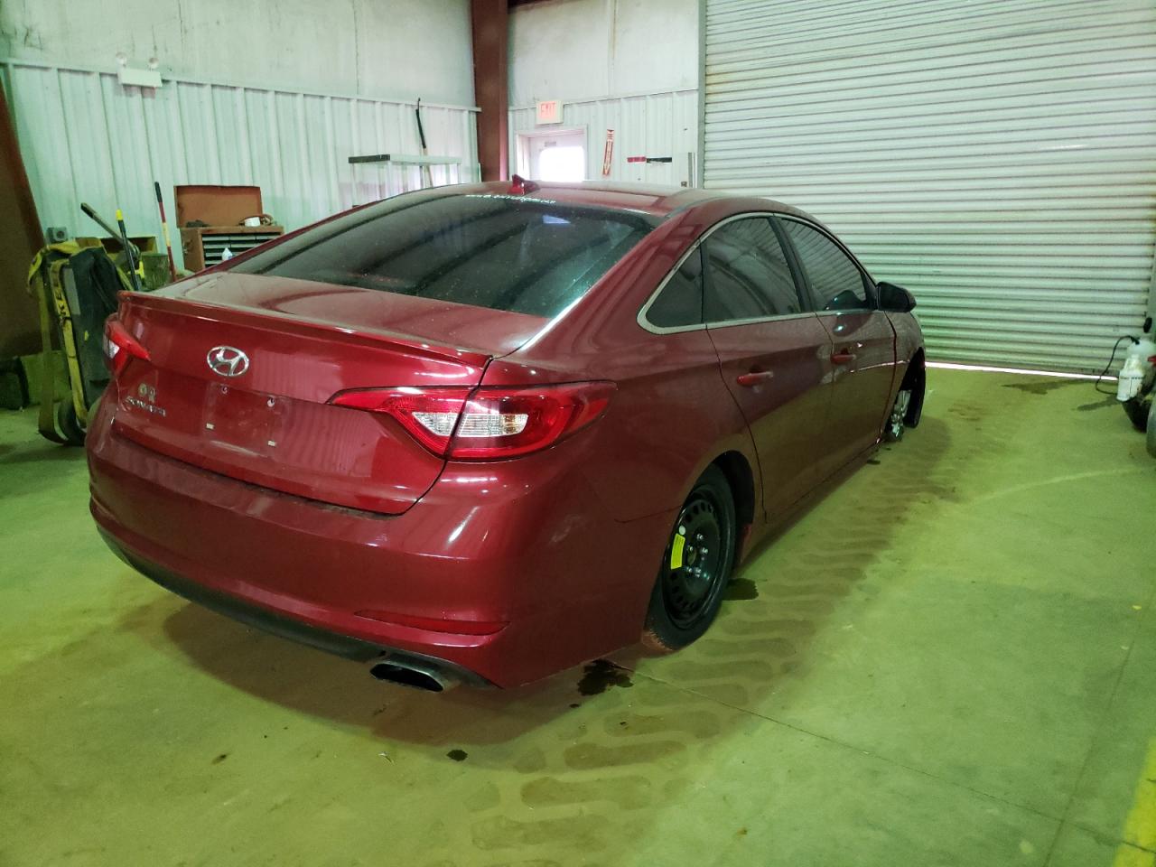 Photo 4 from auction – 2017 HYUNDAI SONATA SE with VIN 5NPE24AF7HH555861