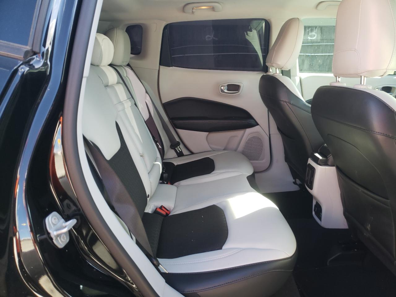 Photo 6 from auction – 2018 JEEP COMPASS LA with VIN 3C4NJCBB3JT494443