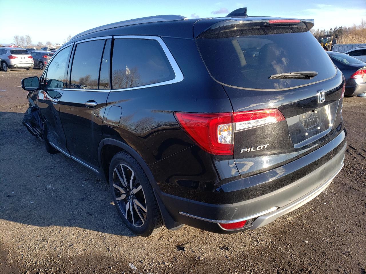 Photo 3 from auction – 2019 HONDA PILOT TOUR with VIN 5FNYF6H64KB503306