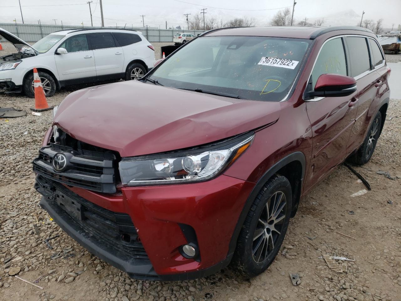 Zdjęcie 2 z aukcji – 2017 TOYOTA HIGHLANDER z VIN 5TDJZRFH1HS456318