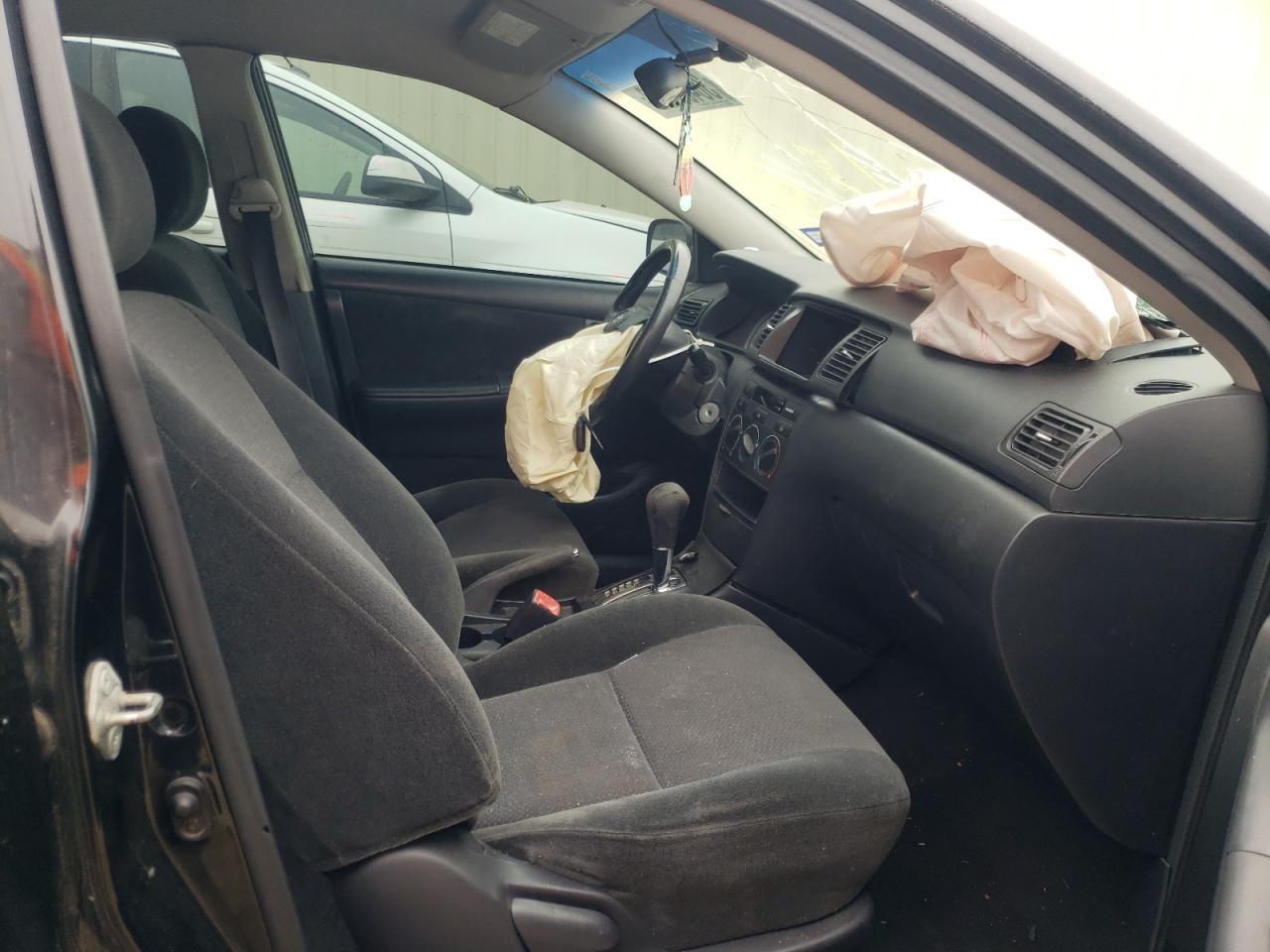 Photo 5 from auction – 2004 TOYOTA COROLLA CE with VIN 1NXBR32E44Z258203