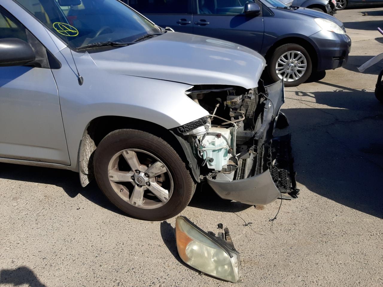 Photo 9 from auction – 2006 TOYOTA RAV4 with VIN JTMBD33VX66009798
