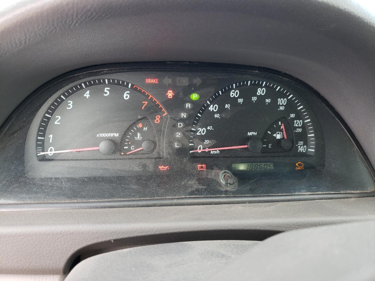 Photo 8 from auction – 2004 TOYOTA CAMRY LE with VIN 4T1BE32K74U930689