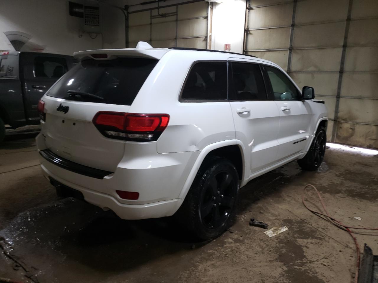 Photo 4 from auction – 2015 JEEP GRAND CHER with VIN 1C4RJFAG5FC803025