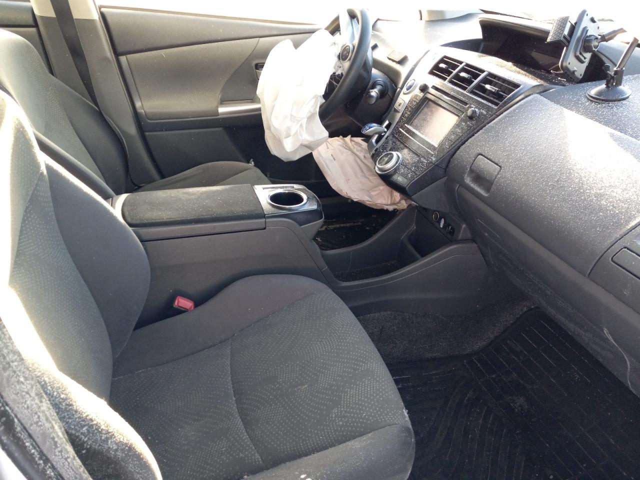 Photo 5 from auction – 2013 TOYOTA PRIUS V with VIN JTDZN3EU3D3249841