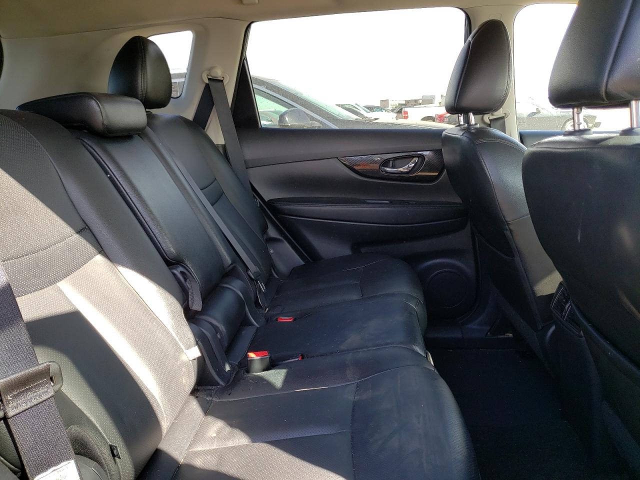 Photo 6 from auction – 2017 NISSAN ROGUE S with VIN 5N1AT2MT3HC874974