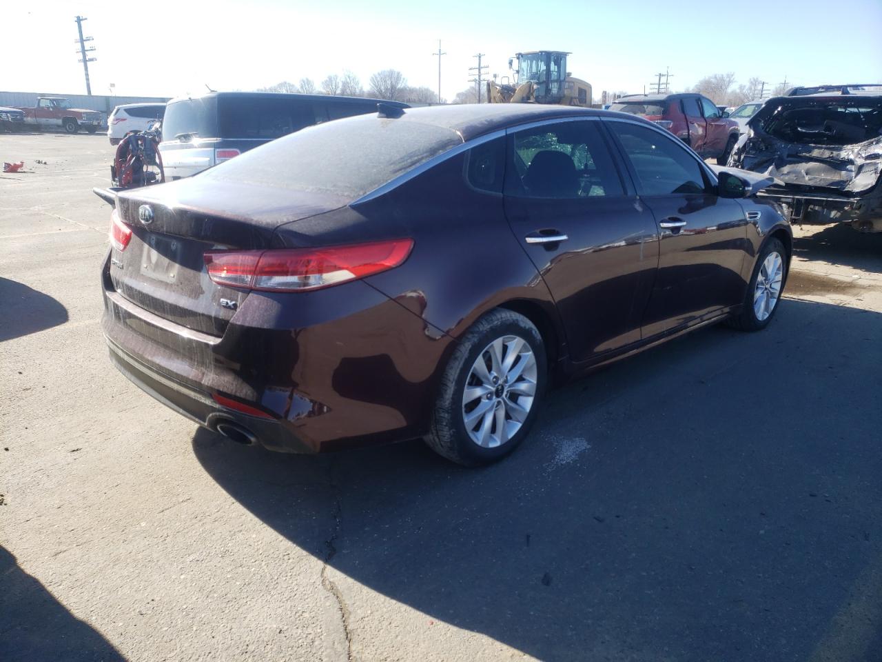 Photo 4 from auction – 2016 KIA OPTIMA EX with VIN 5XXGU4L37GG007245