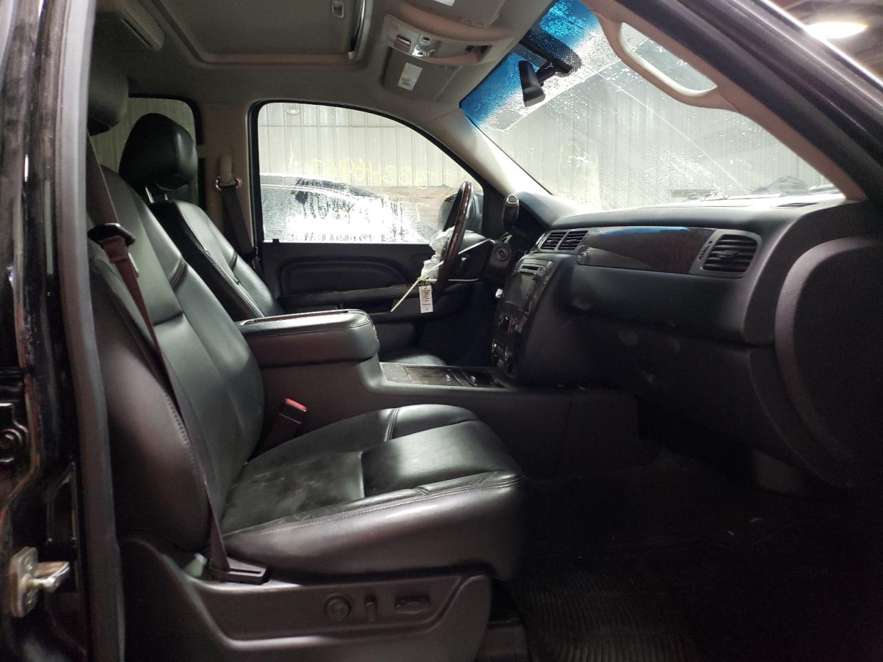 Photo 5 from auction – 2013 GMC YUKON DENA with VIN 1GKS2EEF7DR293804