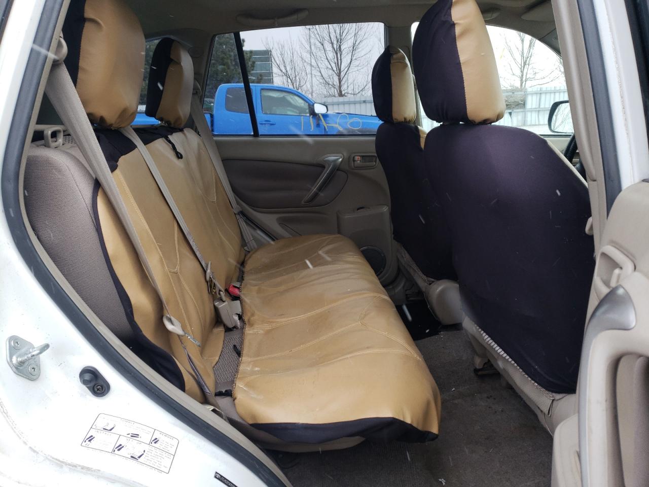 Photo 6 from auction – 2005 TOYOTA RAV4 with VIN JTEHD20V050068364
