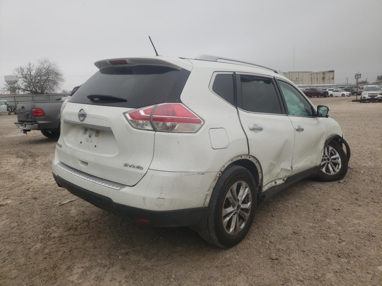 Photo 4 from auction – 2016 NISSAN ROGUE S with VIN KNMAT2MV4GP647046