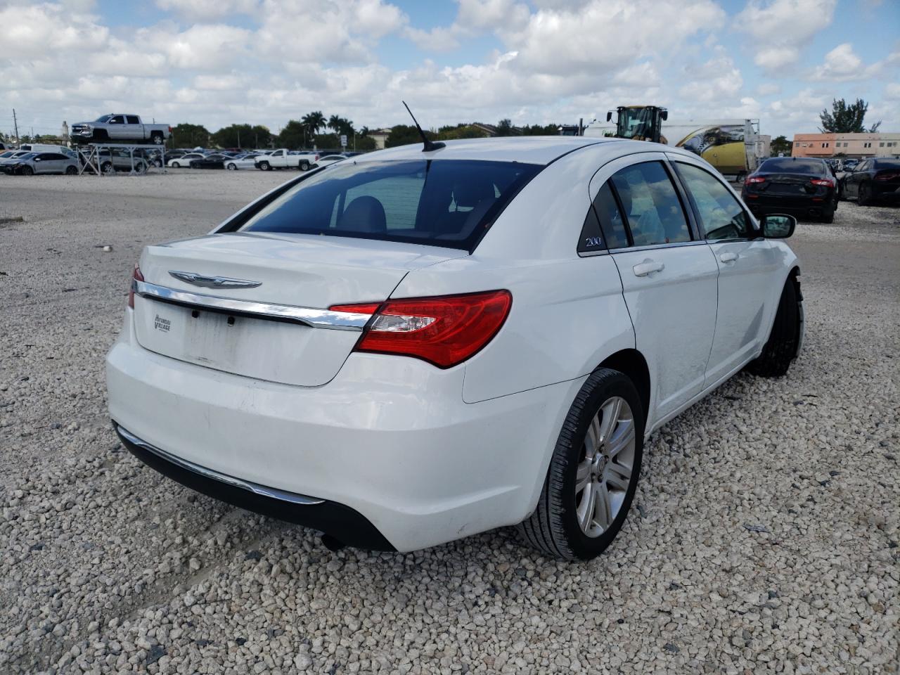 Zdjęcie 4 z aukcji – 2013 CHRYSLER 200 TOURIN z VIN 1C3CCBBB0DN763812