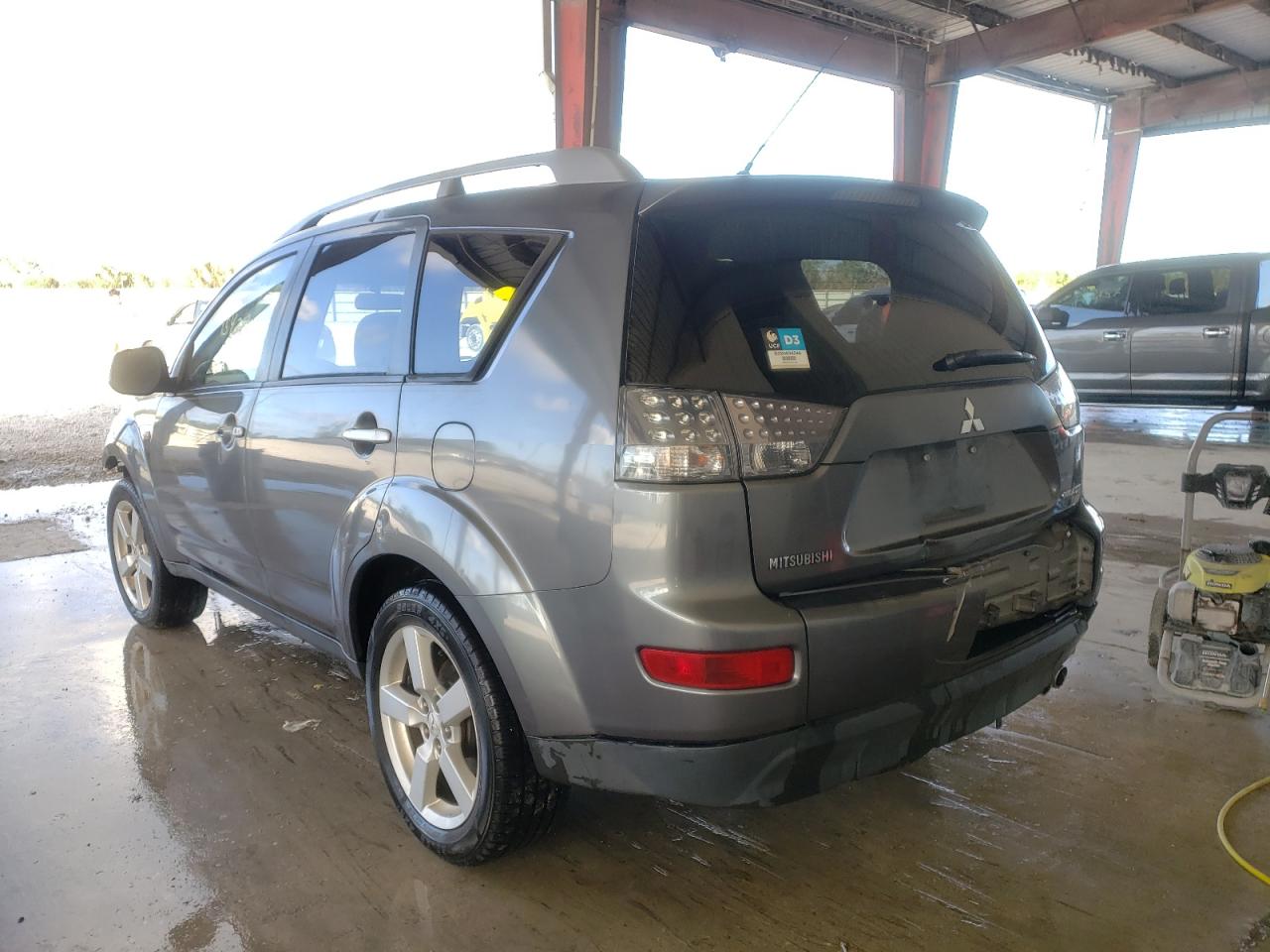 Photo 3 from auction – 2007 MITSUBISHI OUTLANDER with VIN JA4MS41X57U011331
