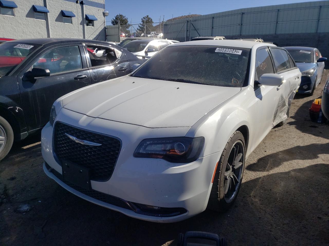 Photo 2 from auction – 2019 CHRYSLER 300 S with VIN 2C3CCABGXKH515143