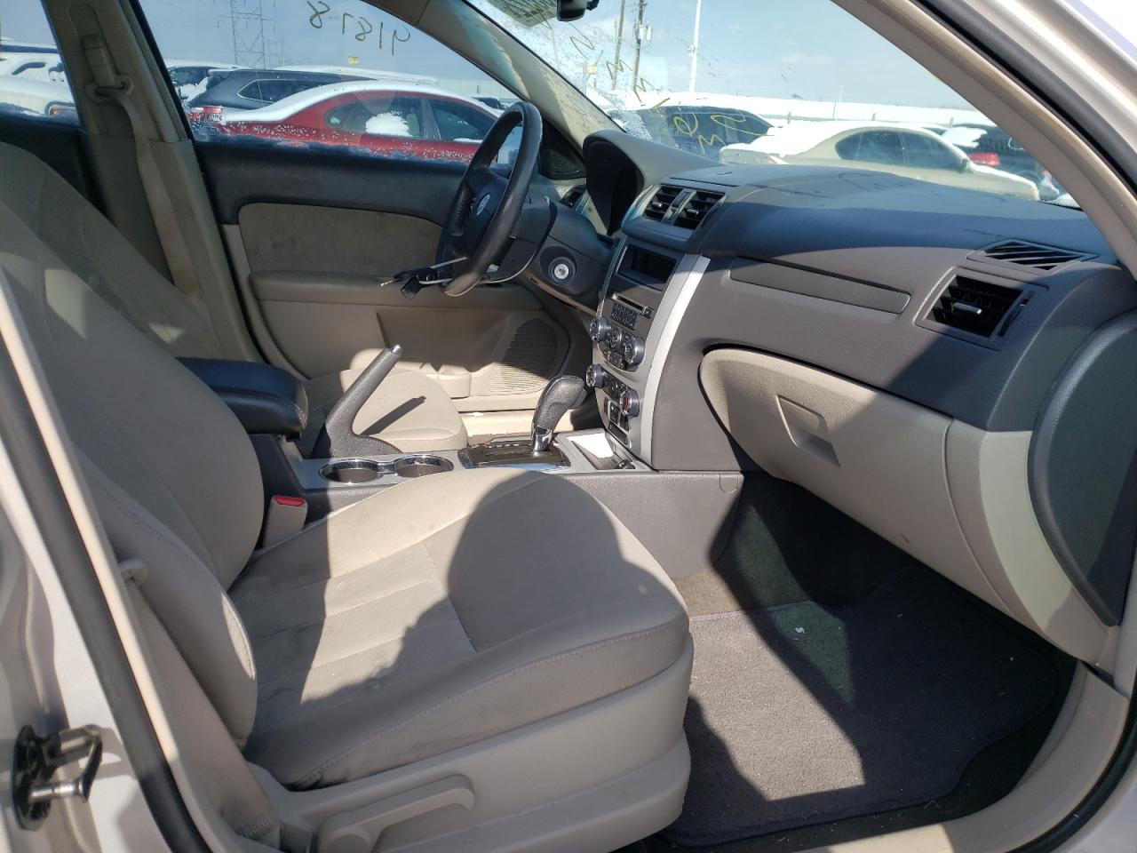 Photo 5 from auction – 2010 MERCURY MILAN with VIN 3MEHM0HA0AR610002