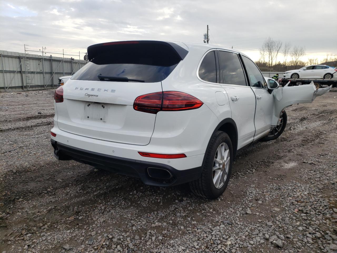 Photo 4 from auction – 2016 PORSCHE CAYENNE with VIN WP1AA2A21GLA10606