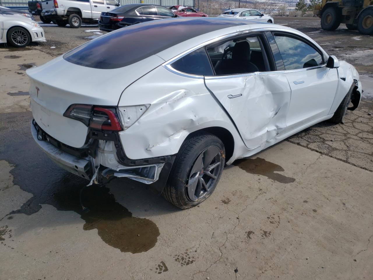 Photo 4 from auction – 2018 TESLA MODEL 3 with VIN 5YJ3E1EA9JF038819