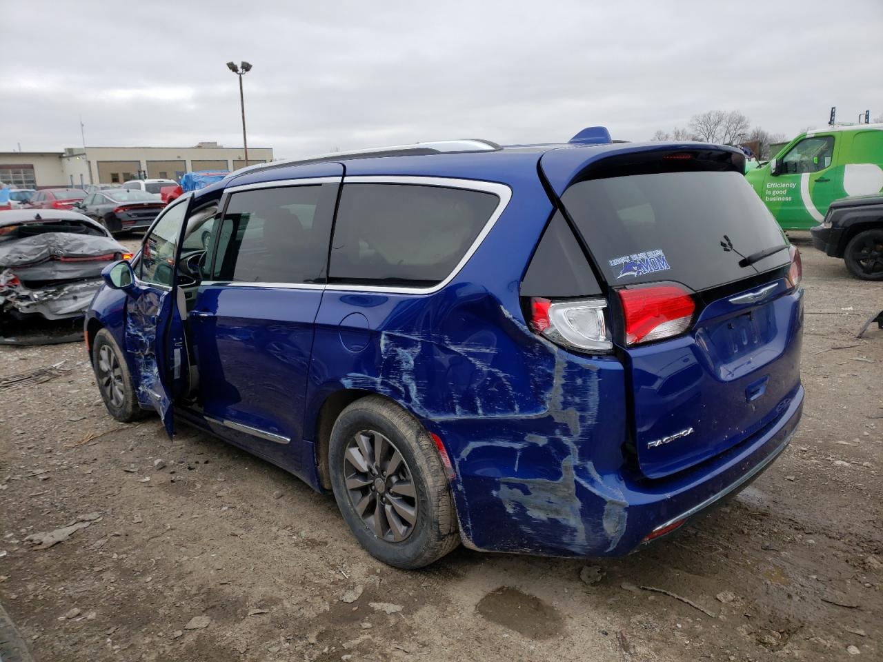 Photo 3 from auction – 2019 CHRYSLER PACIFICA T with VIN 2C4RC1EG1KR686097