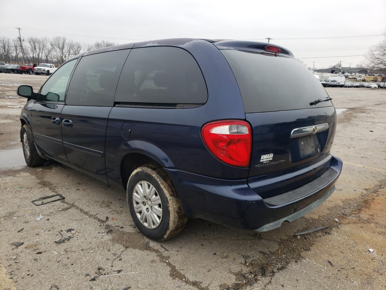Photo 3 from auction – 2006 CHRYSLER TOWN & COU with VIN 1A4GP44R26B608166