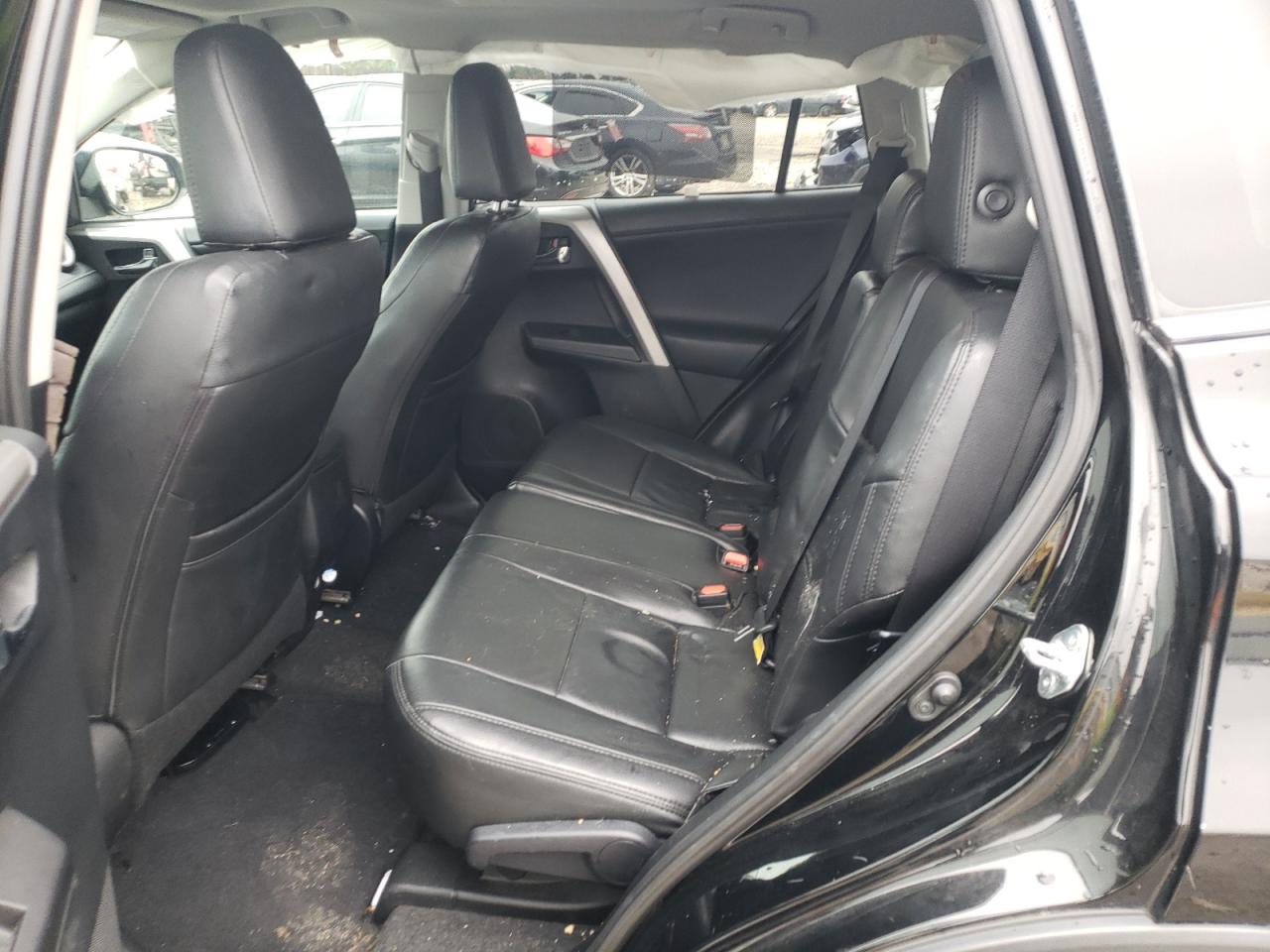 Photo 6 from auction – 2016 TOYOTA RAV4 XLE with VIN 2T3WFREVXGW293204